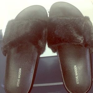 Steve Madden Black Faux Fur slides